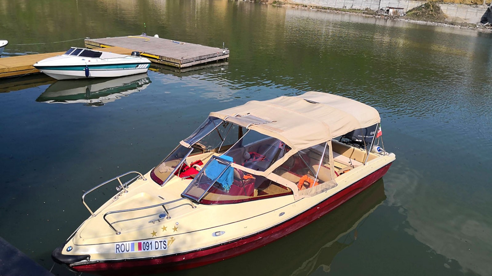 Plimbare cu barca pe Dunăre cu oprire pentru înot