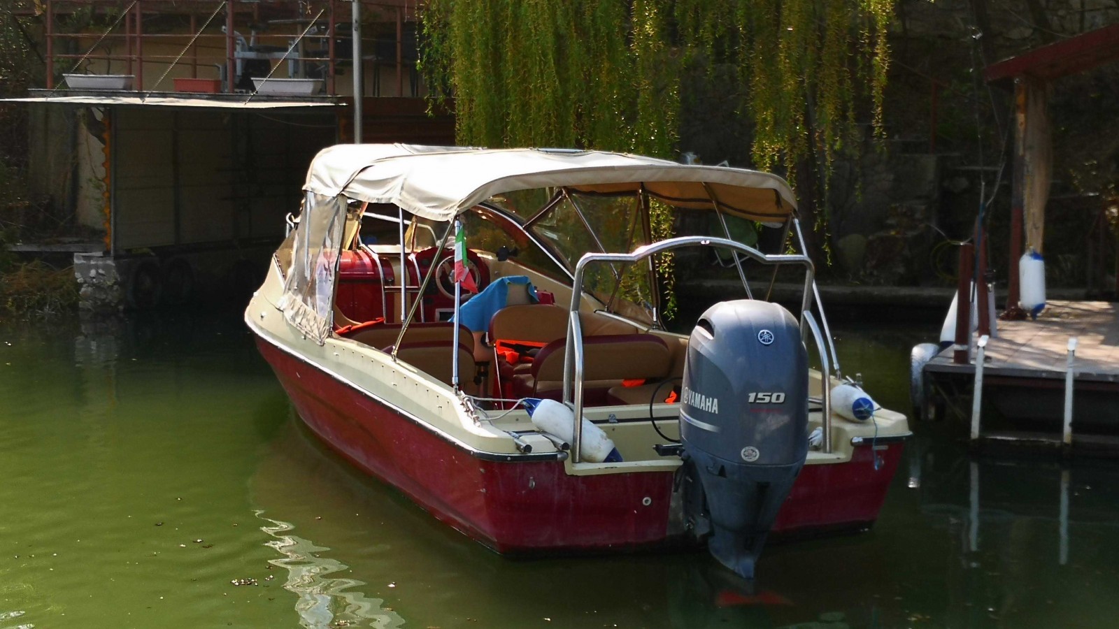 Plimbare cu barca pe Dunăre cu oprire pentru înot