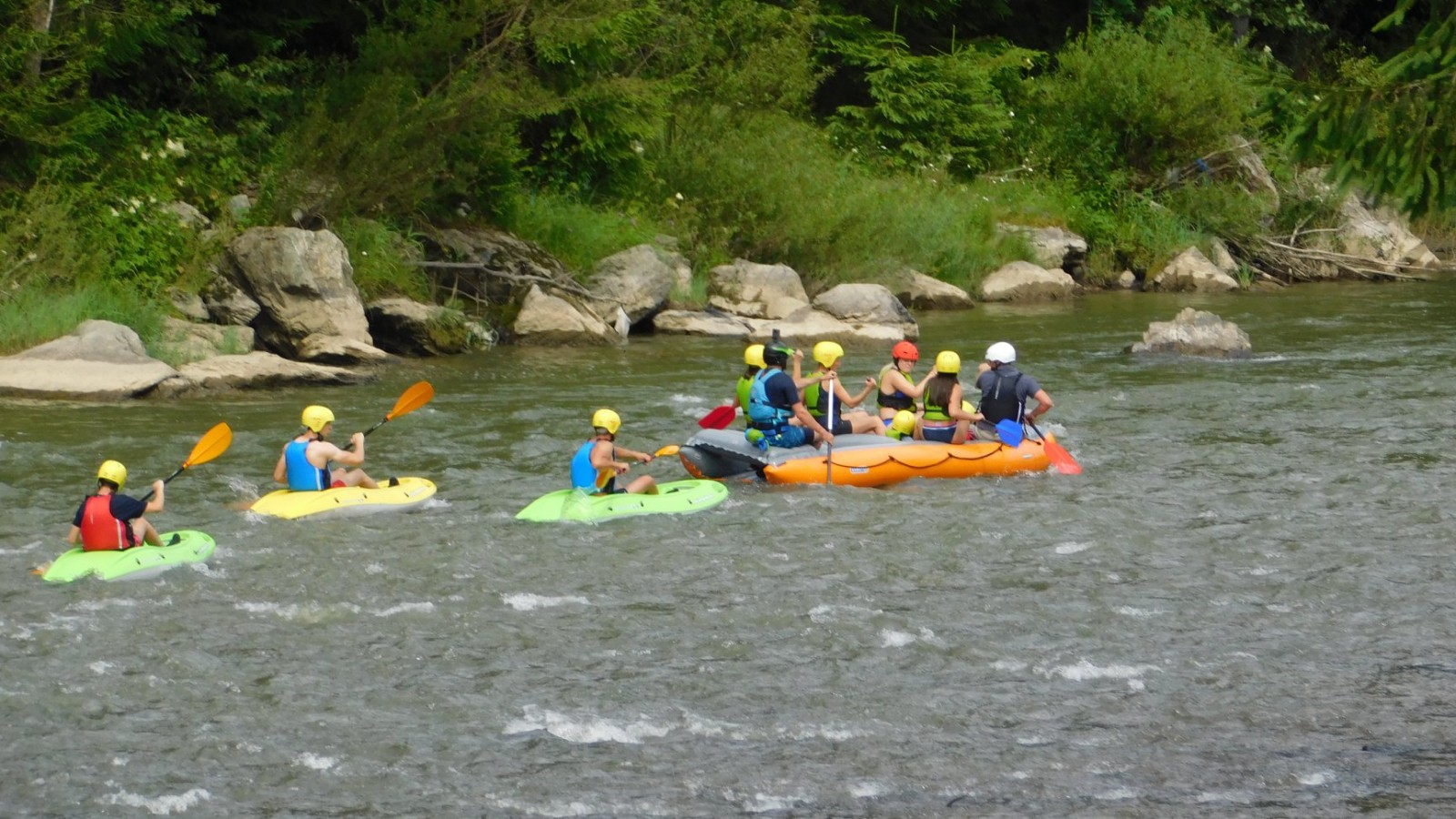 Ture de caiac pe râul Bistrița